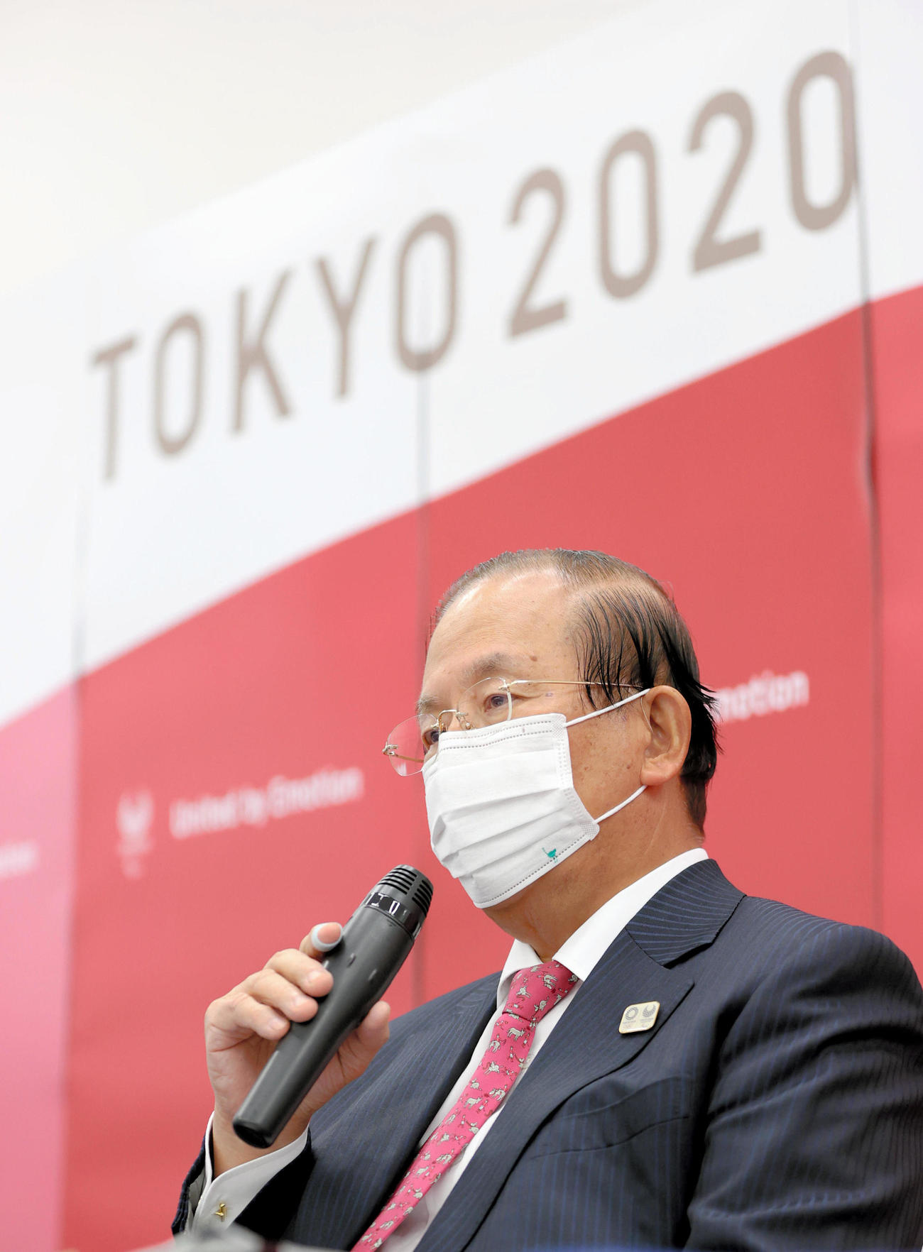 東京五輪・パラリンピック大会組織委員会の理事会後の会見に臨む武藤事務総長（代表撮影）