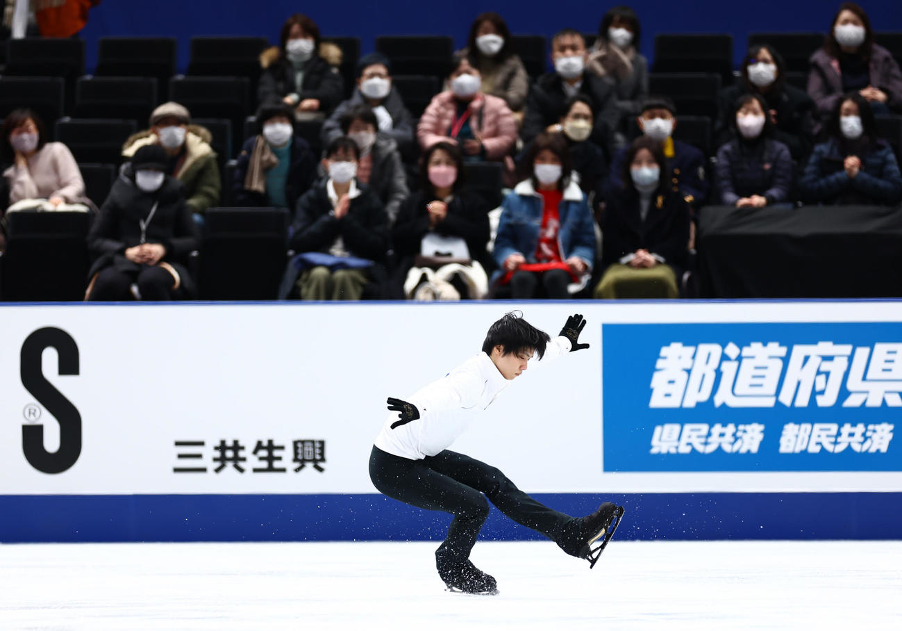 写真特集】羽生結弦４回転半に３回挑戦／公式練習 - フィギュアライブ 