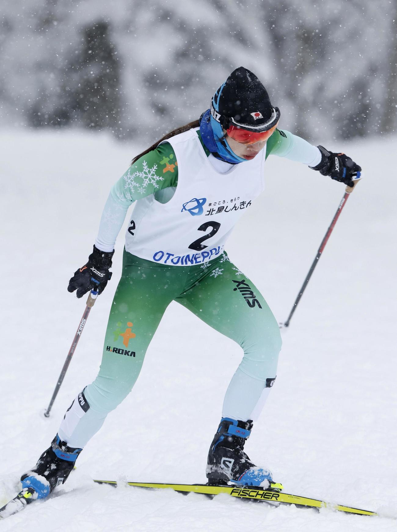 女子10キロフリーで力走する土屋正恵。総合優勝を果たした（共同）