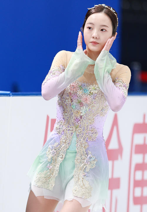 女子フリーの公式練習に臨む本田（撮影・垰建太）