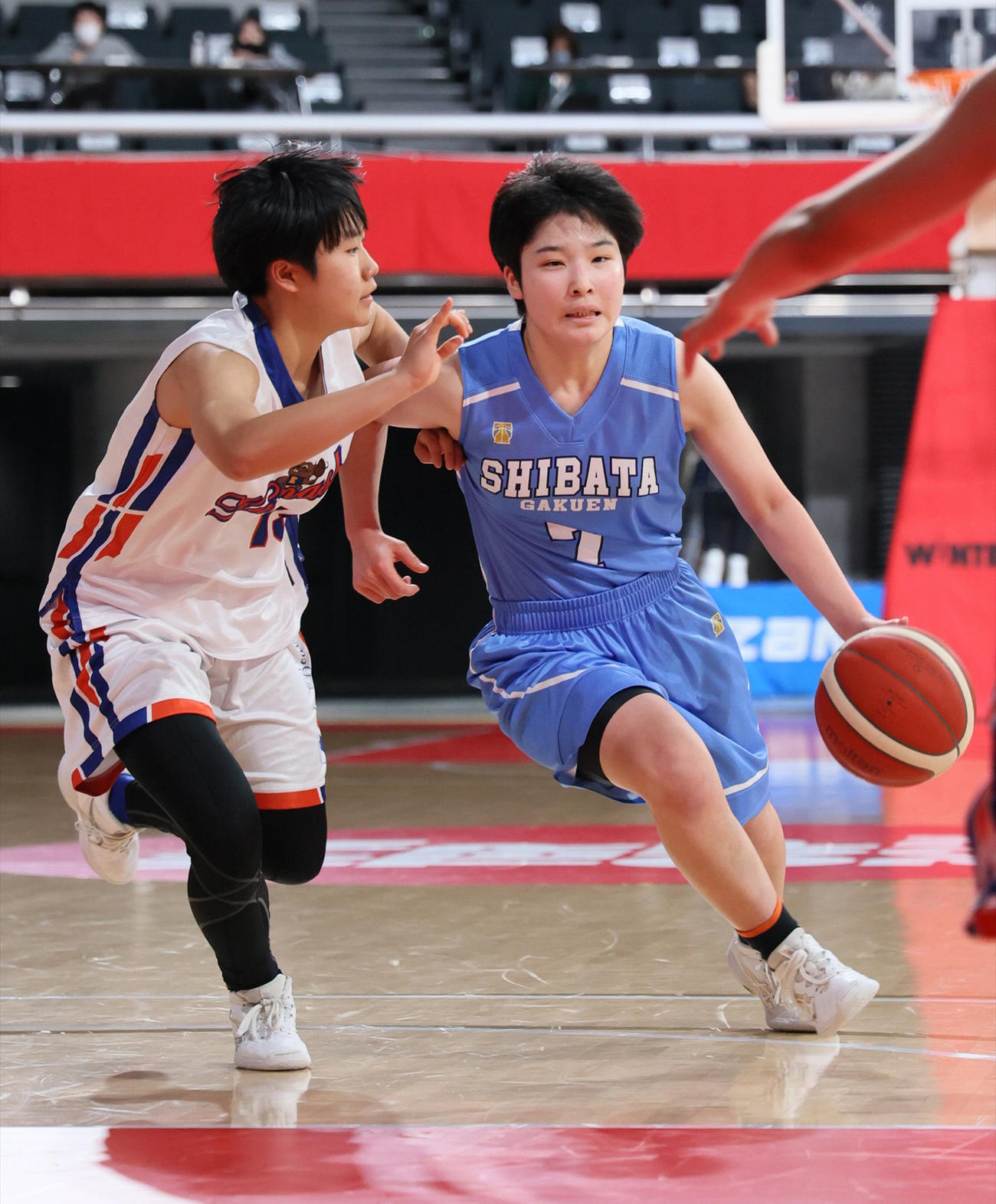 第3Q、ドリブルする柴田学園・相馬（C）JBA
