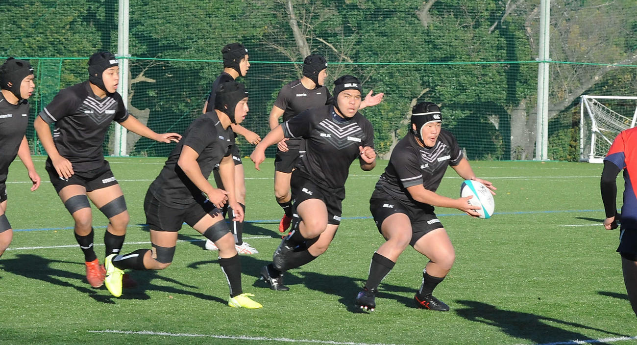 実戦練習する静岡聖光学院の選手ら（撮影・倉橋徹也）