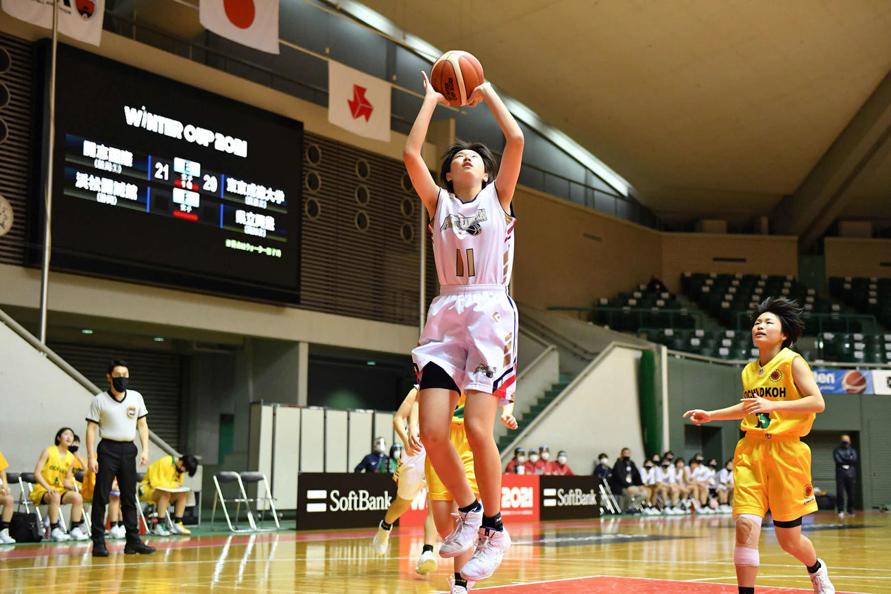 浜松開誠館対岡豊　第1Q、シュートを放つ浜松開誠館の中老（C）JBA