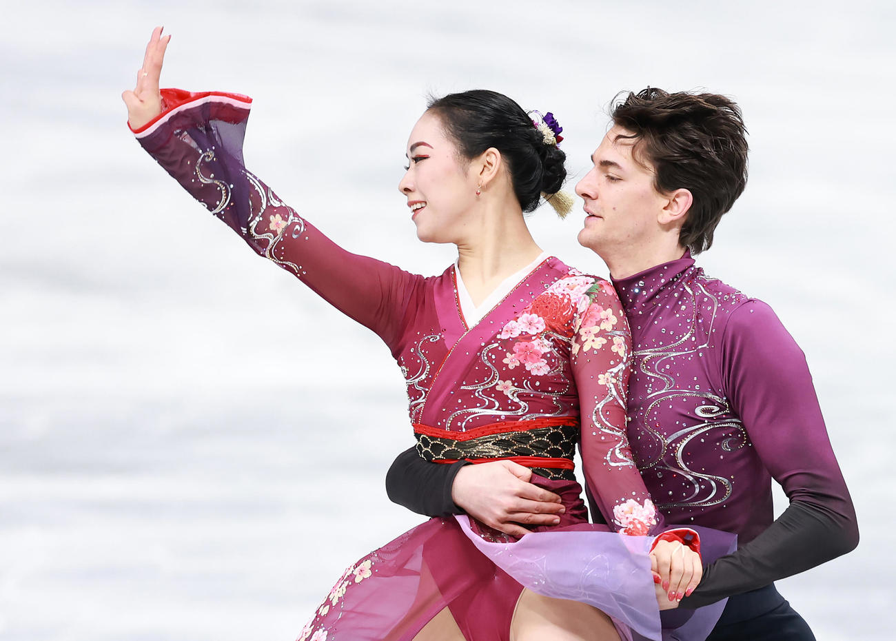 公式練習に臨む小松原美（左）、小松原尊組（撮影・垰建太）