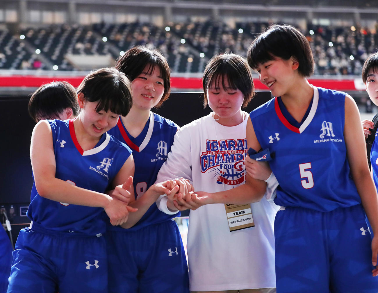 桜花学園対明秀学園日立　桜花学園に敗れるも笑顔で会場を後にする明秀学園日立の選手たち（C）JBA