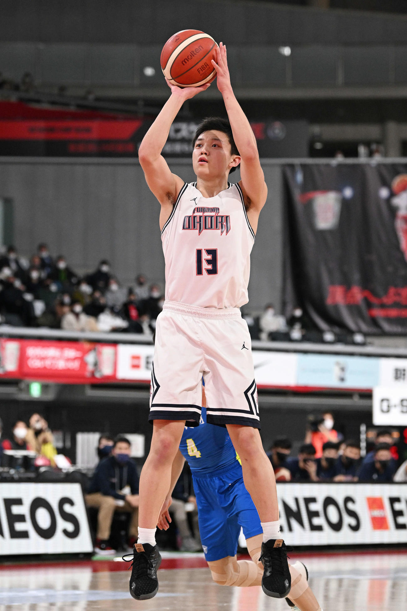 福岡大大濠対帝京長岡　第2Q、シュートを放つ福岡大大濠・岩下（撮影・滝沢徹郎）