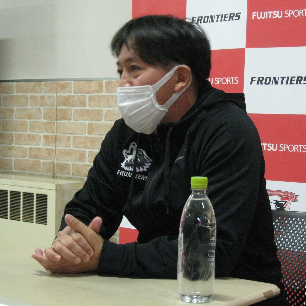 合同取材でライスボウルでの勝利に意欲を見せる富士通の山本洋ヘッドコーチ（撮影・吉池彰）