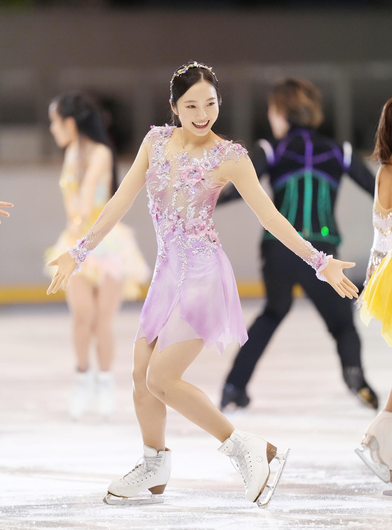名古屋フィギュアスケートフェスティバルに出場し、オーニングセレモニーに登場する本田真凜（撮影・菅敏）