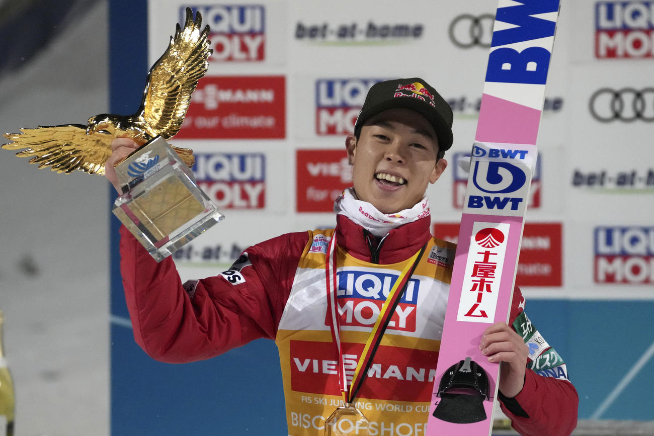 ジャンプ週間総合優勝を果たした小林陵侑（AP）