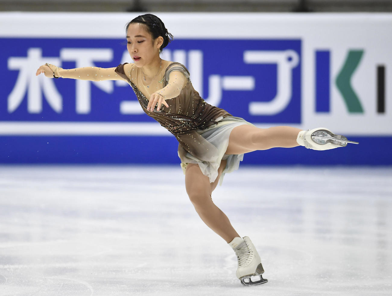 4大陸選手権女子SP　演技する三原舞依（AP）