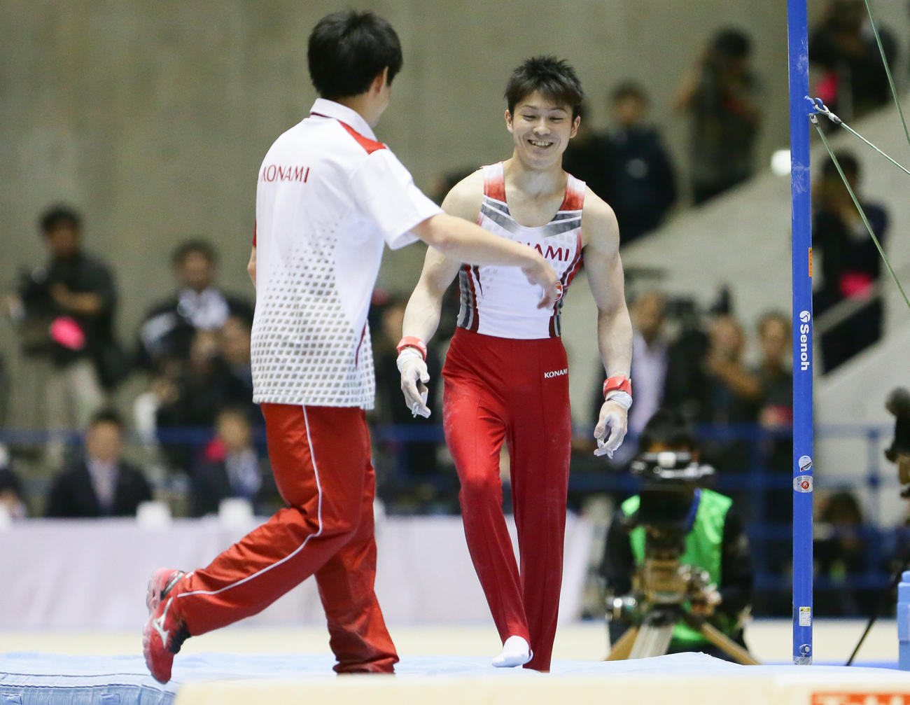 体操全日本選手権　最終日　男子個人総合　最終種目床の演技を終え安堵の表情を見せる内村航平（2016年4月3日撮影