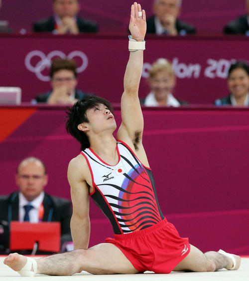 2012年ロンドン五輪・10日目・体操・男子床運動決勝　演技をする内村航平（2012年8月5日撮影）