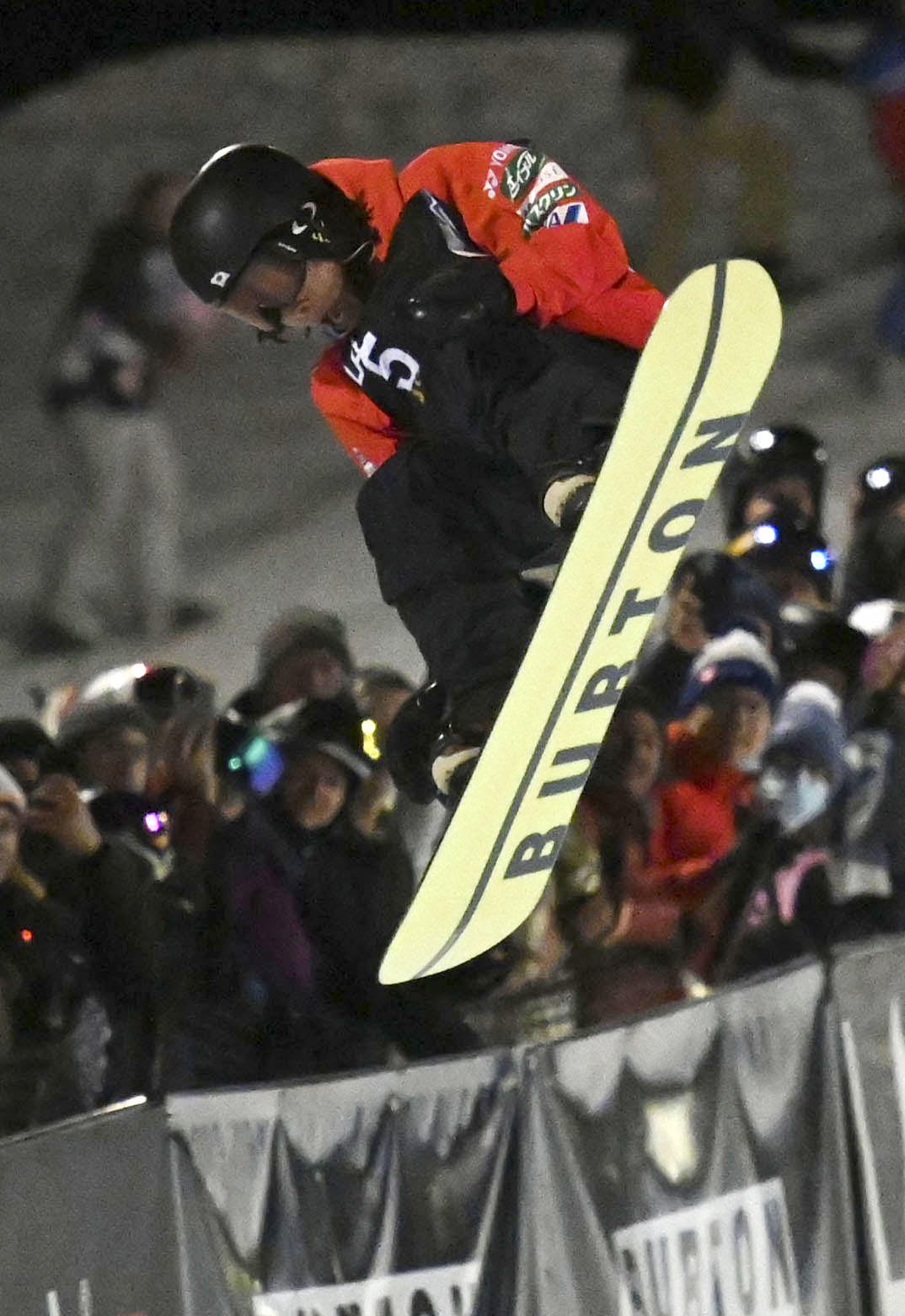 ハーフパイプ男子で優勝した平野歩夢＝ラークス（共同）