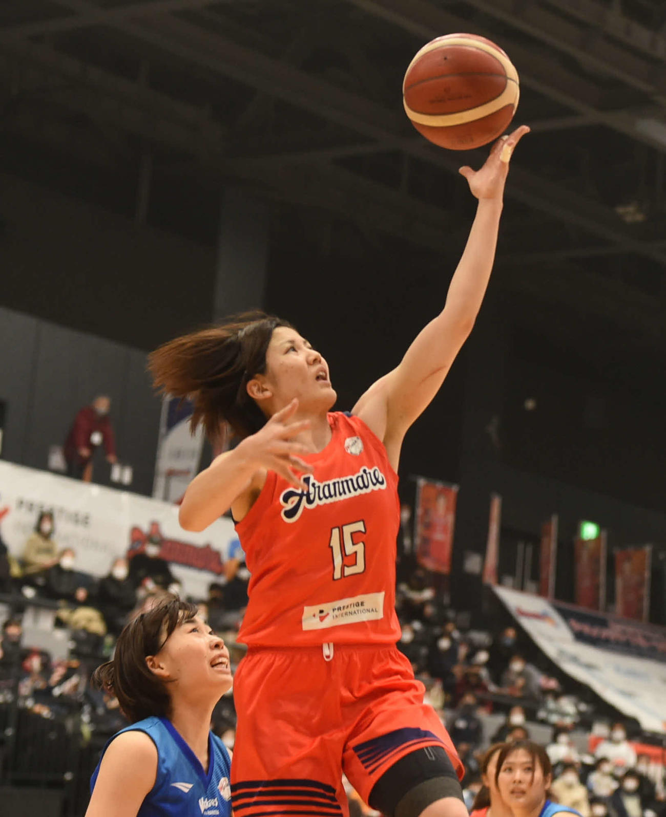 アランマーレ秋田対東京羽田　第2Q、シュートするアランマーレ秋田・砂川（撮影・相沢孔志）