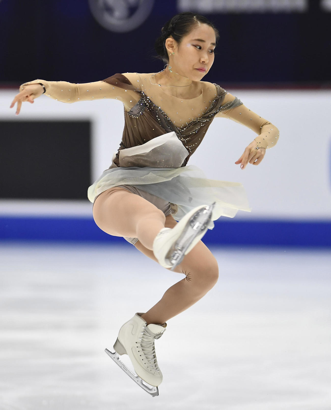 4大陸選手権女子SP　演技する三原舞依（AP）