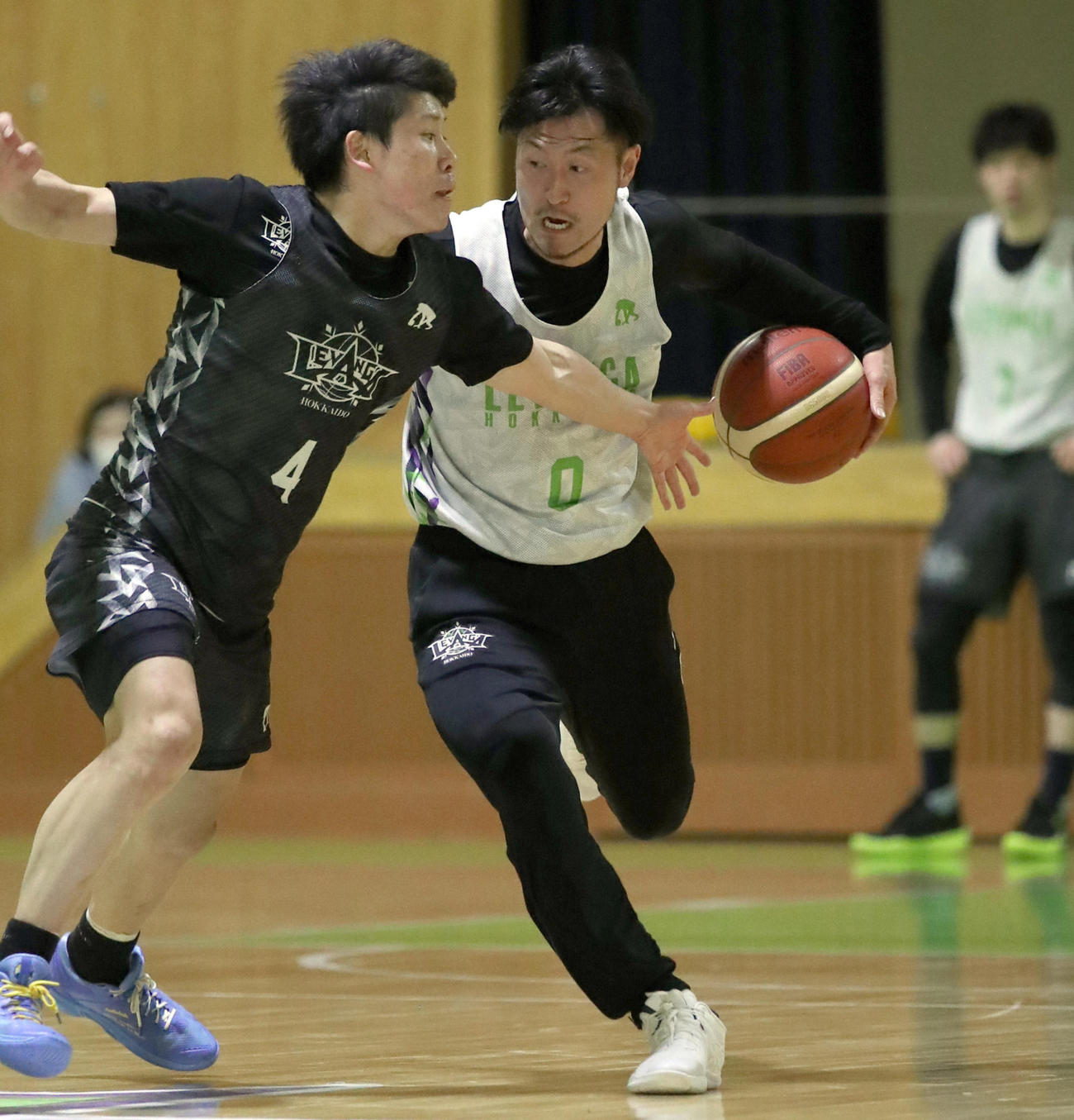 ドリブルで攻めるレバンガ北海道橋本（撮影・佐藤翔太）