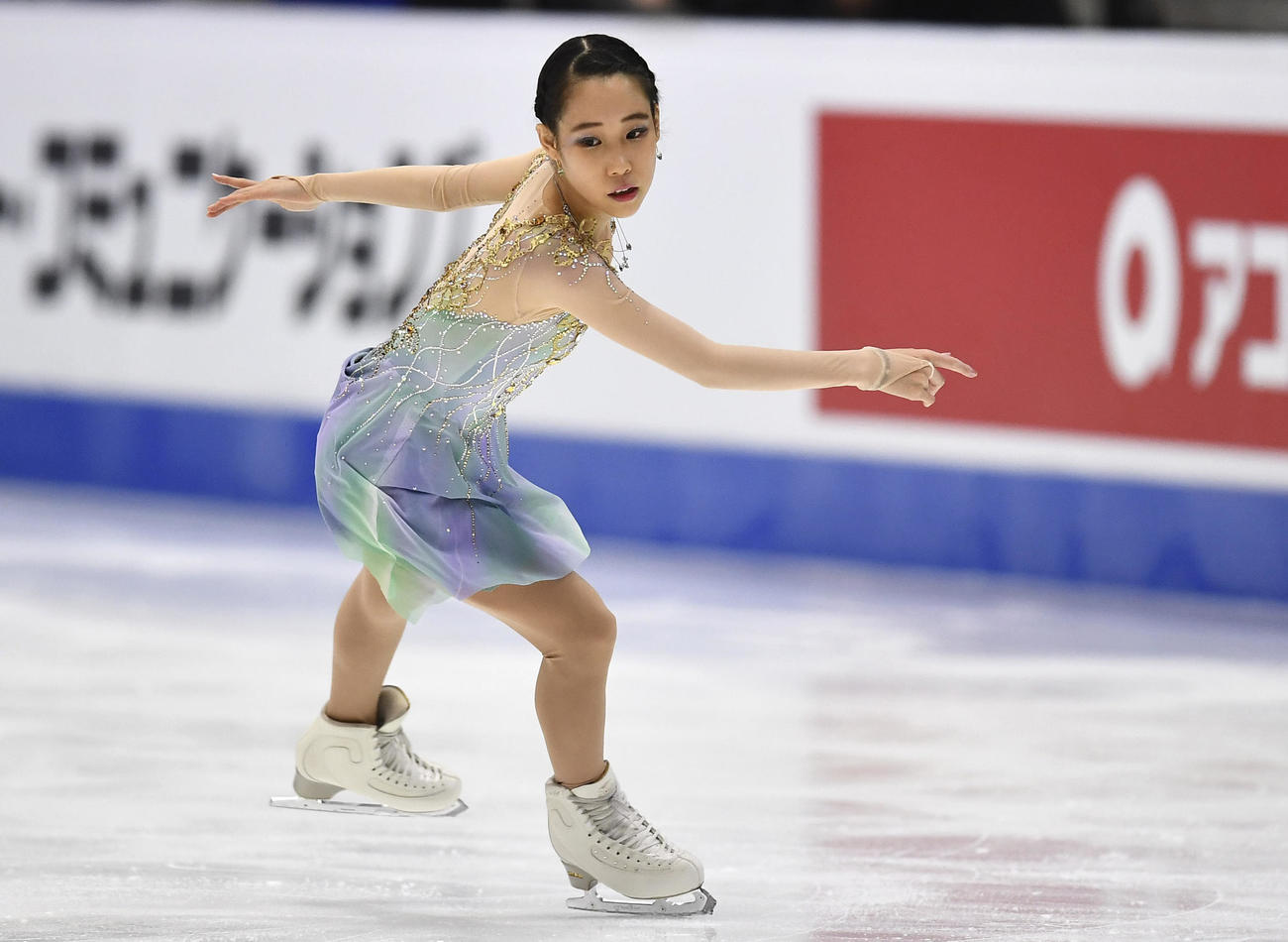 女子フリーで演技をする三原舞依（AP）