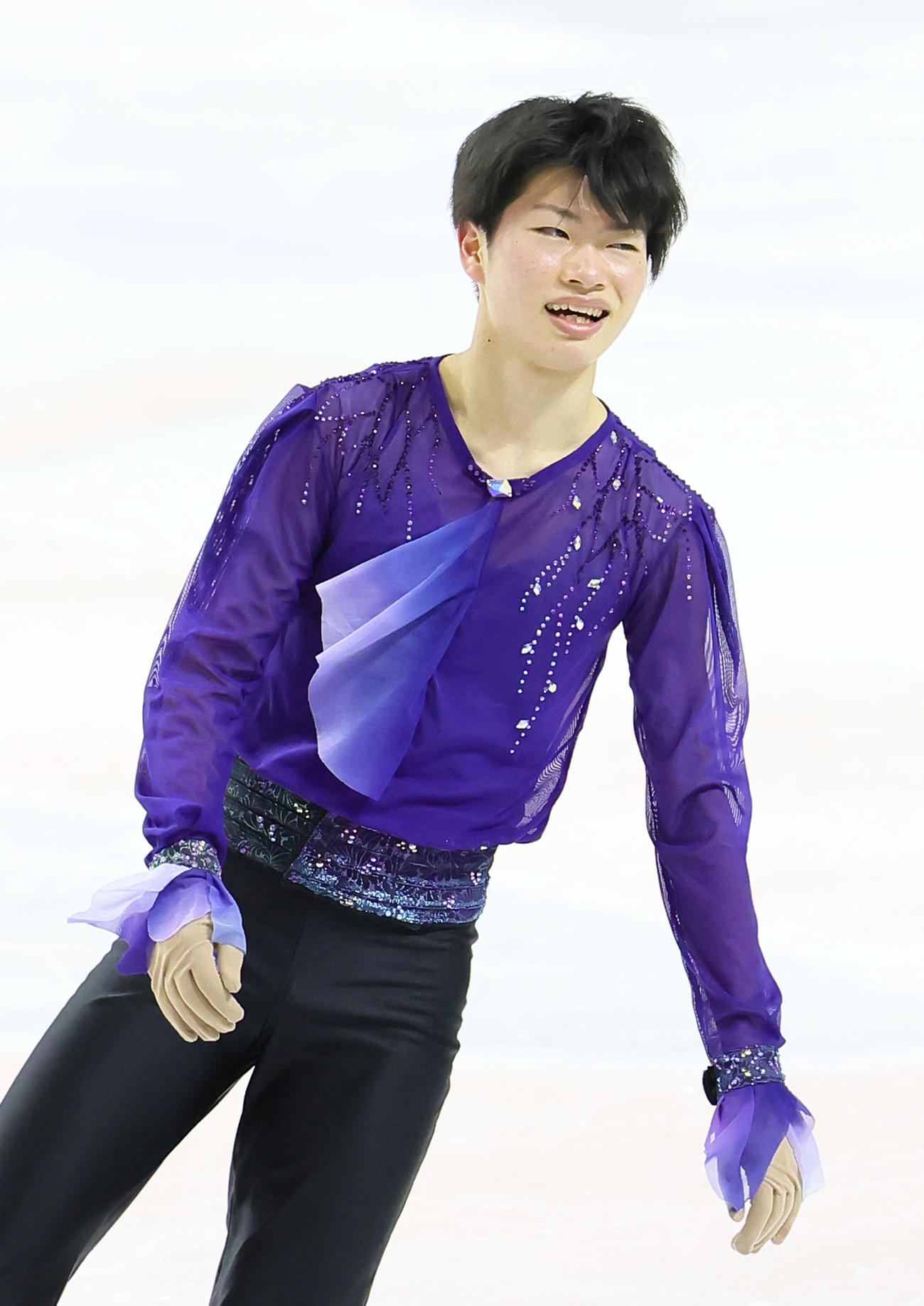 少年男子SPの演技を終え、笑顔の吉岡（撮影・足立雅史）