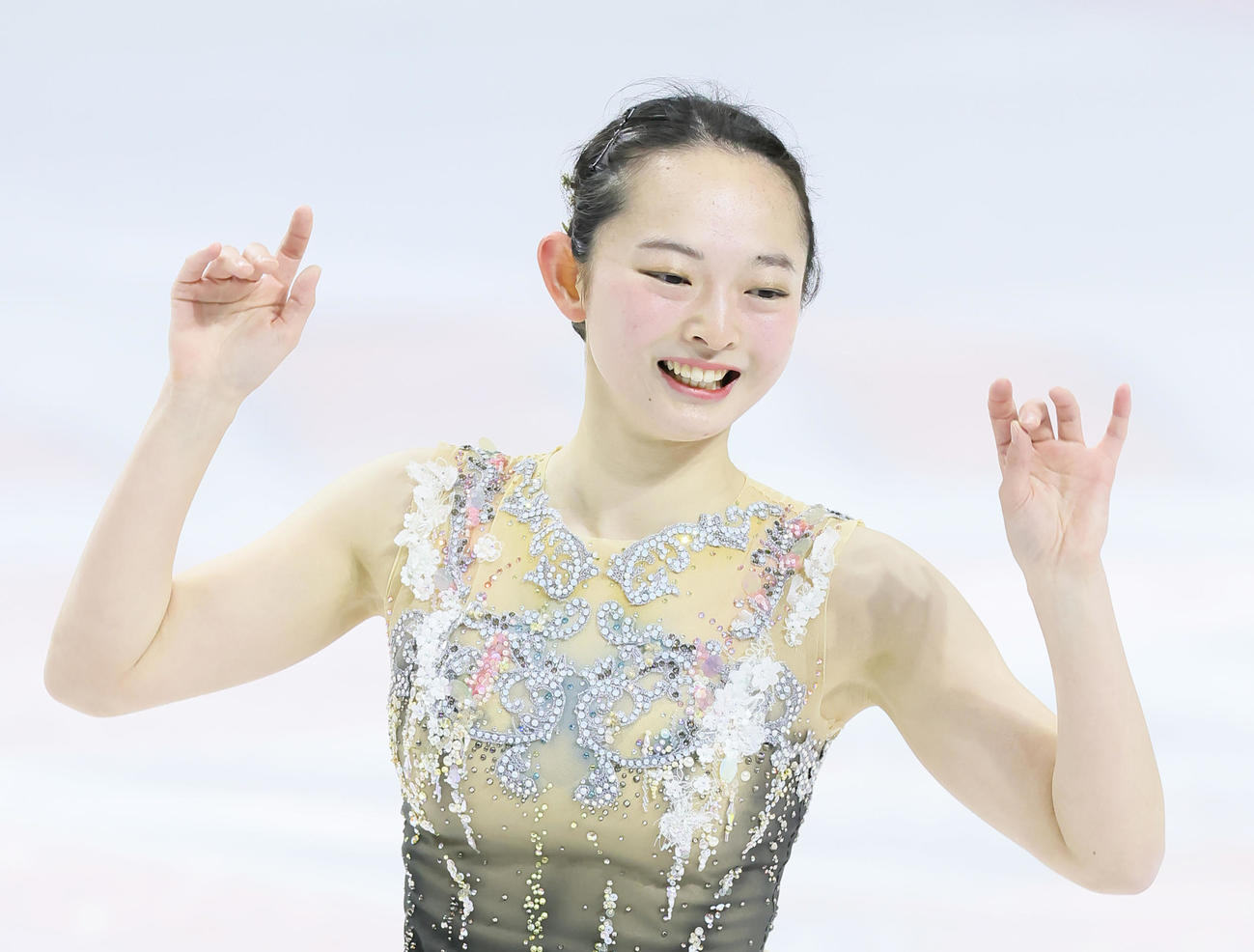 成年女子SPの演技を終え笑顔を見せる大庭（撮影・足立雅史）