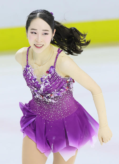 成年女子SPの演技を終え笑顔を見せる竹野比（撮影・足立雅史）