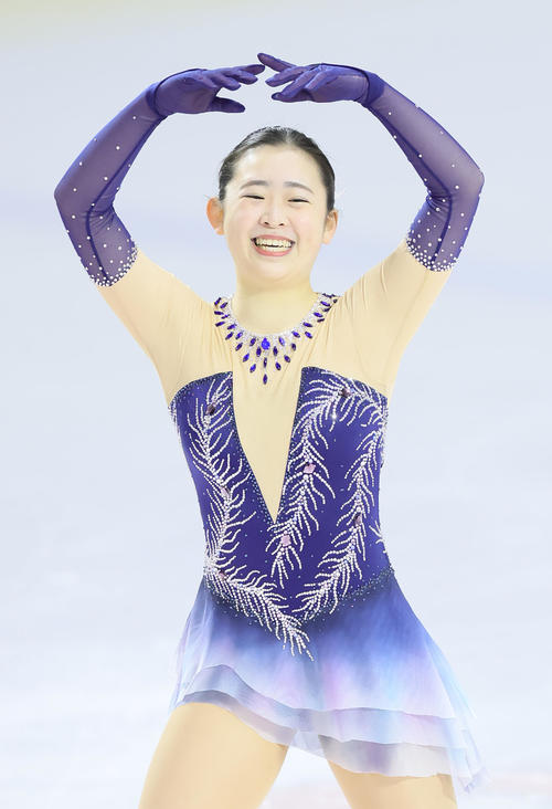 成年女子SPで演技を終え笑顔の青木（撮影・足立雅史）