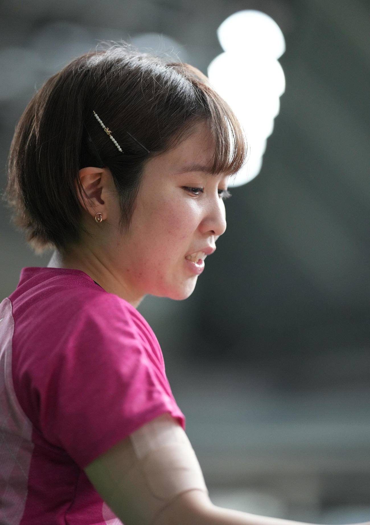女子シングルス6回戦で佐藤瞳に敗れ、浮かない表情の平野（撮影・鈴木みどり）