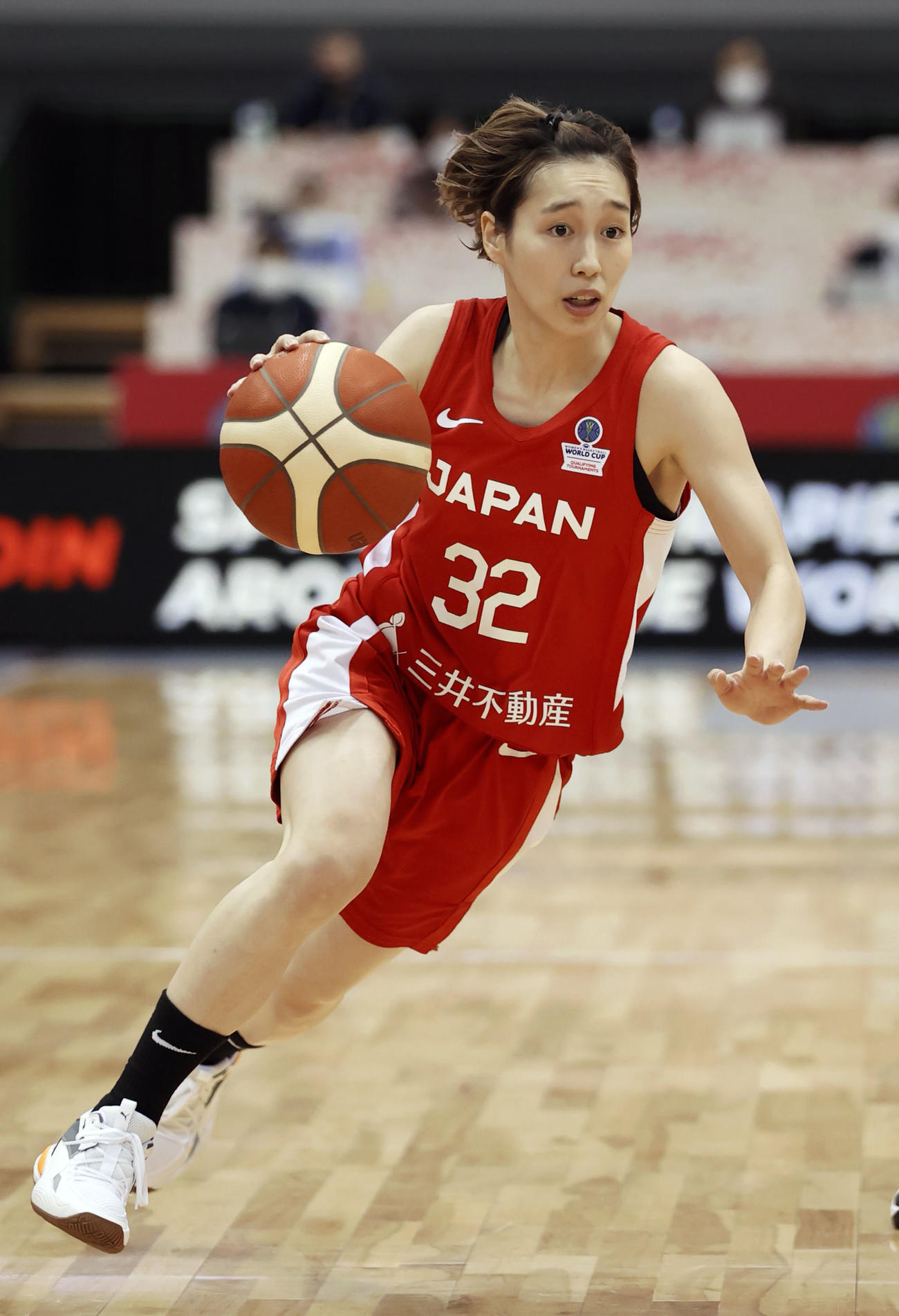 日本―ボスニア・ヘルツェゴビナ　第1クオーター、攻め込む宮崎＝おおきにアリーナ舞洲（共同）
