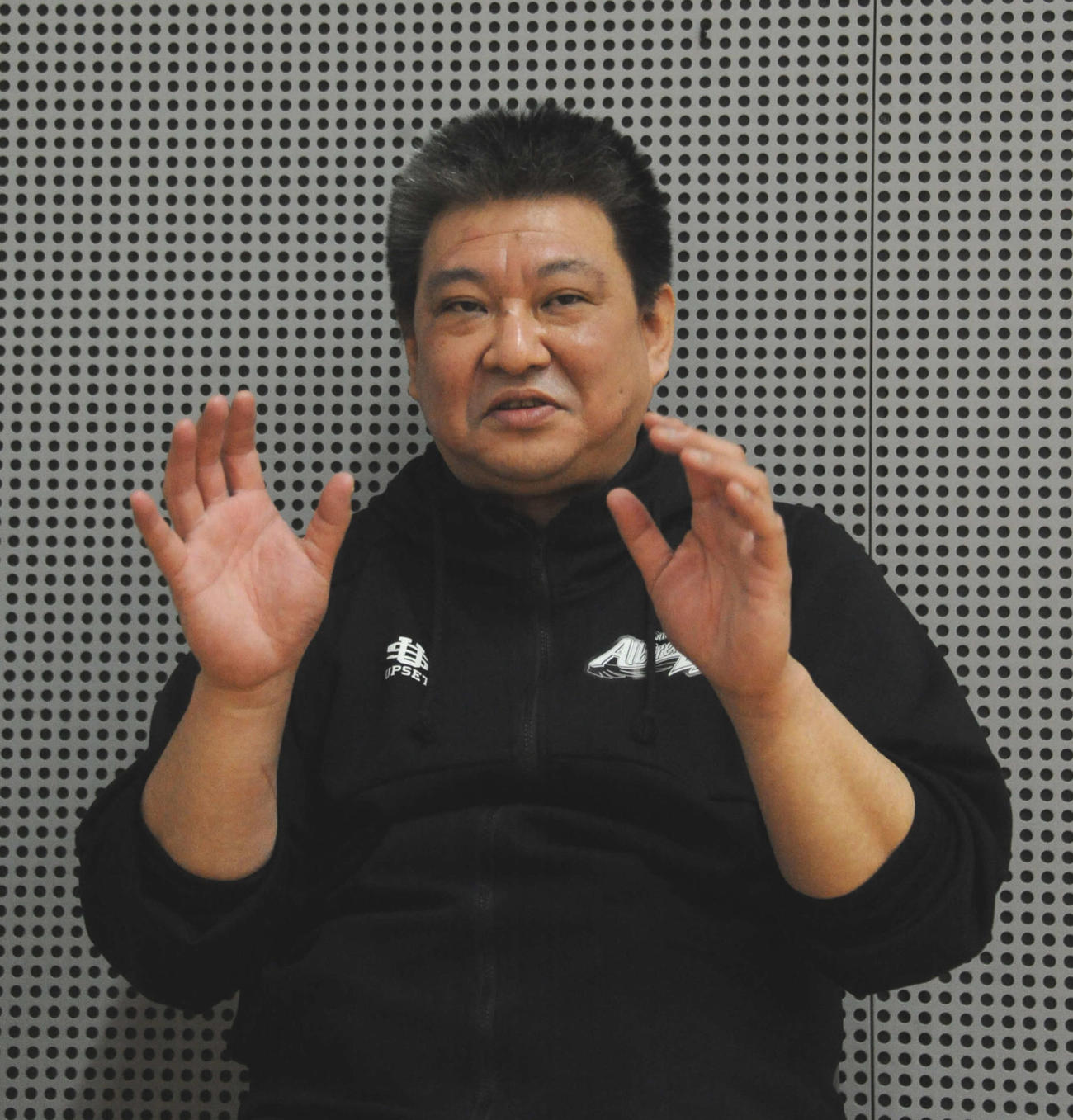 今後の戦い方について語る平岡監督