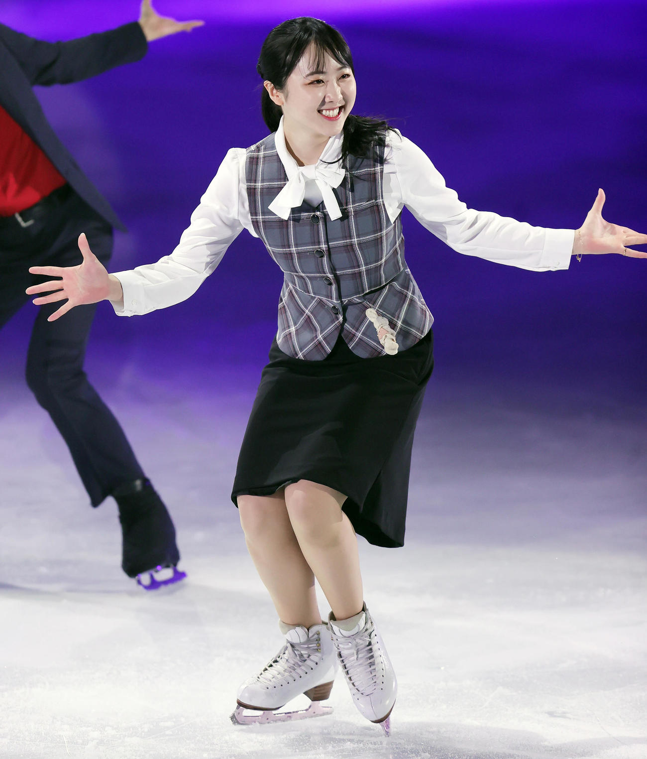 OL風の衣装で演技する本田望結（撮影・野上伸悟）