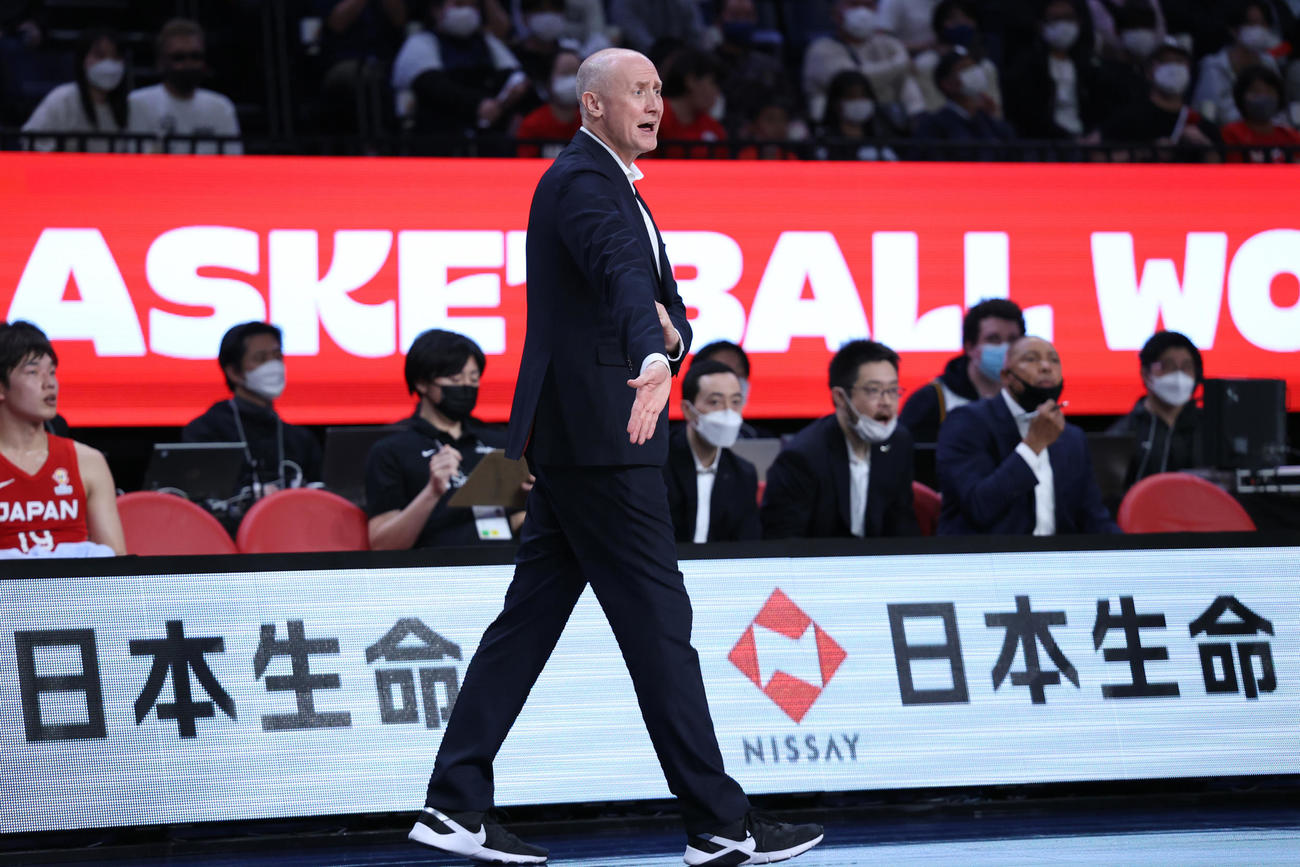 日本対オーストラリア　第2クォーター、選手に指示を出す日本のトム・ホーバス監督（代表撮影）