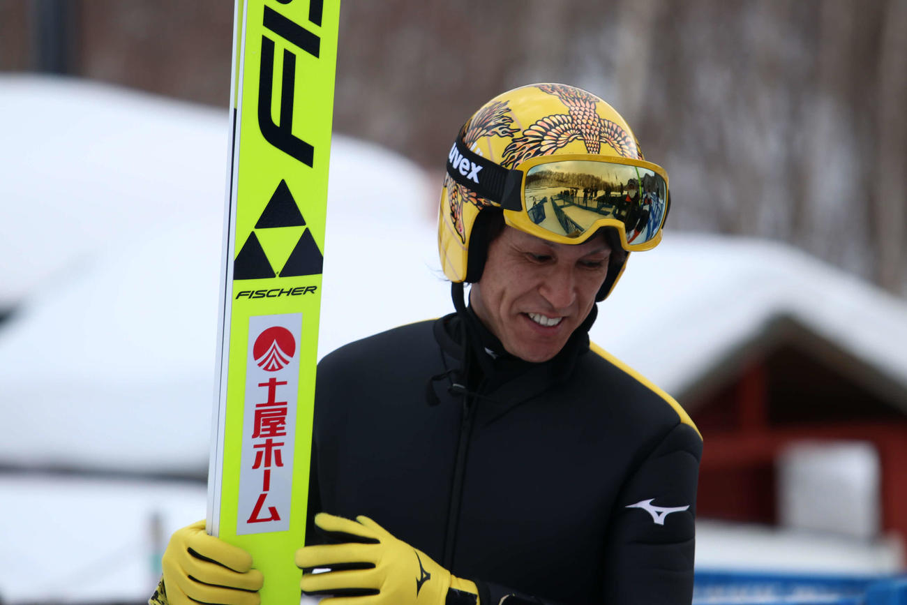 競技を終え笑みを見せる葛西（撮影・山崎純一）