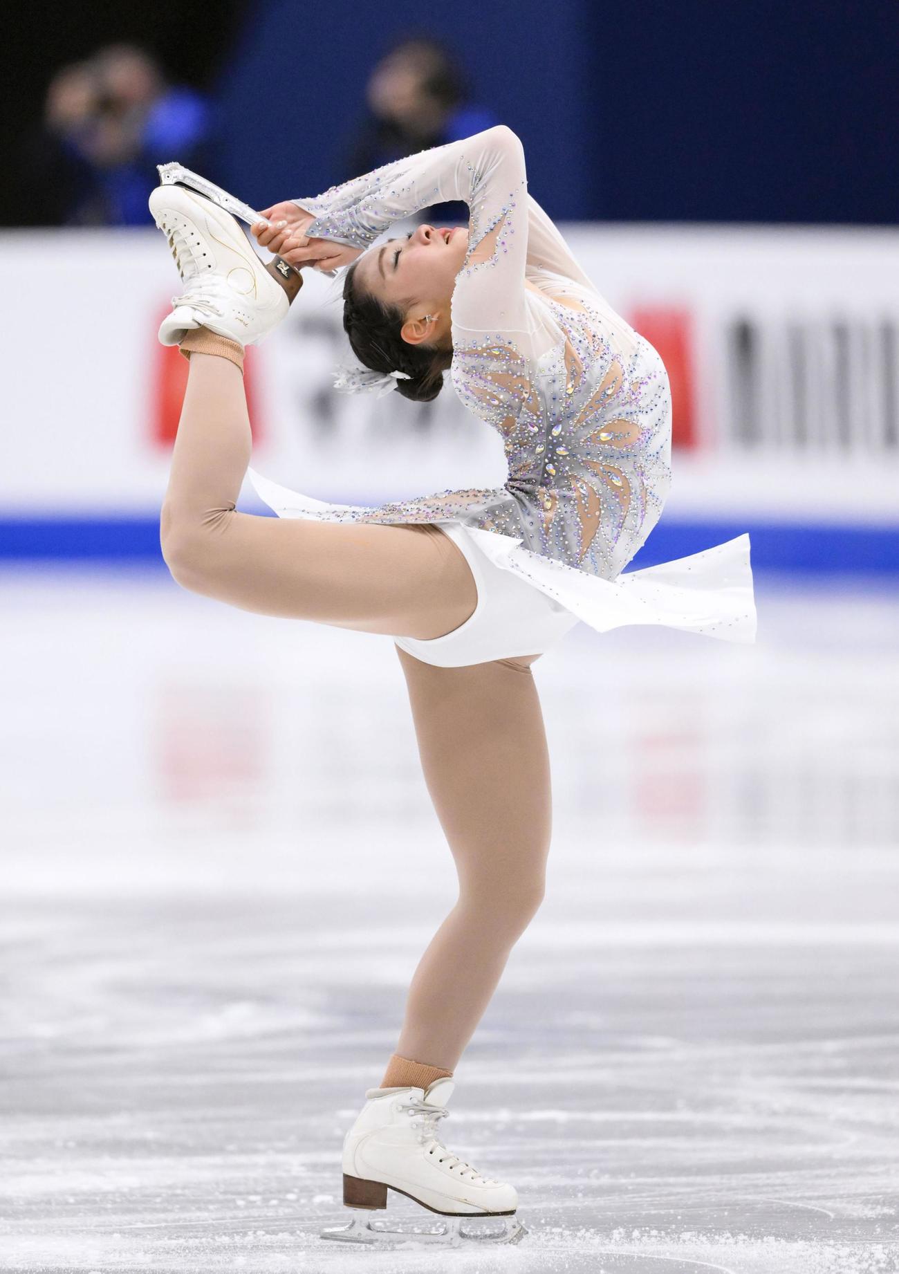 女子SP　演技する河辺愛菜（共同）