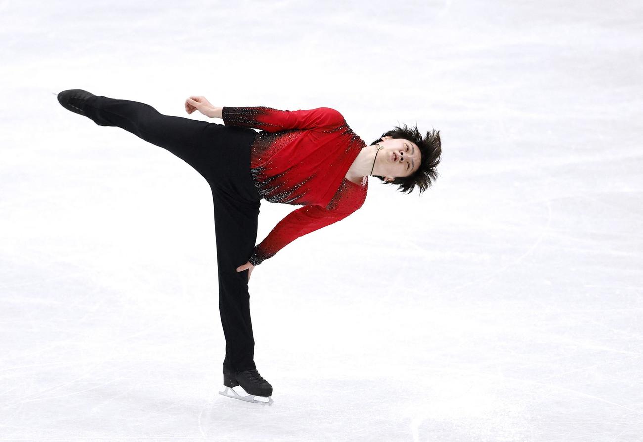 男子SP　演技する宇野昌磨（ロイター）
