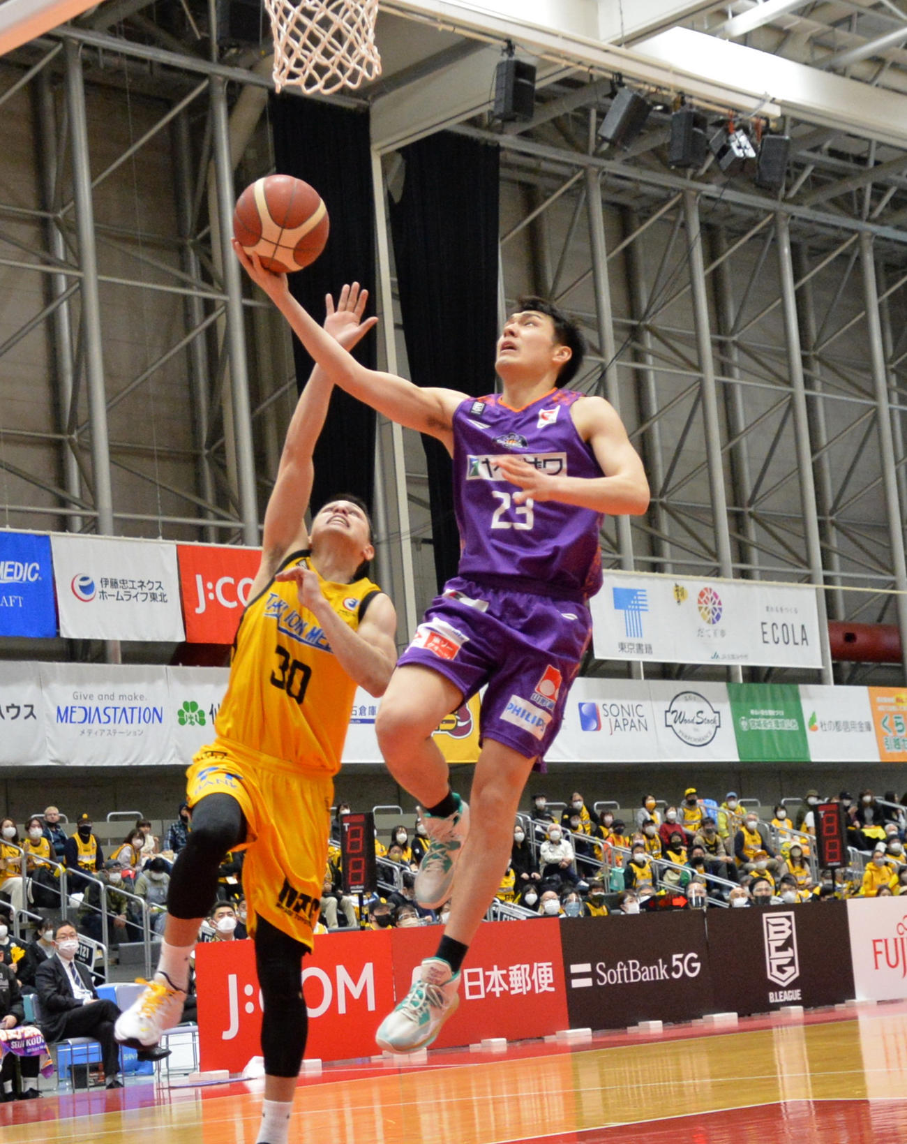 1月30日、仙台戦でレイアップシュートを決める村上