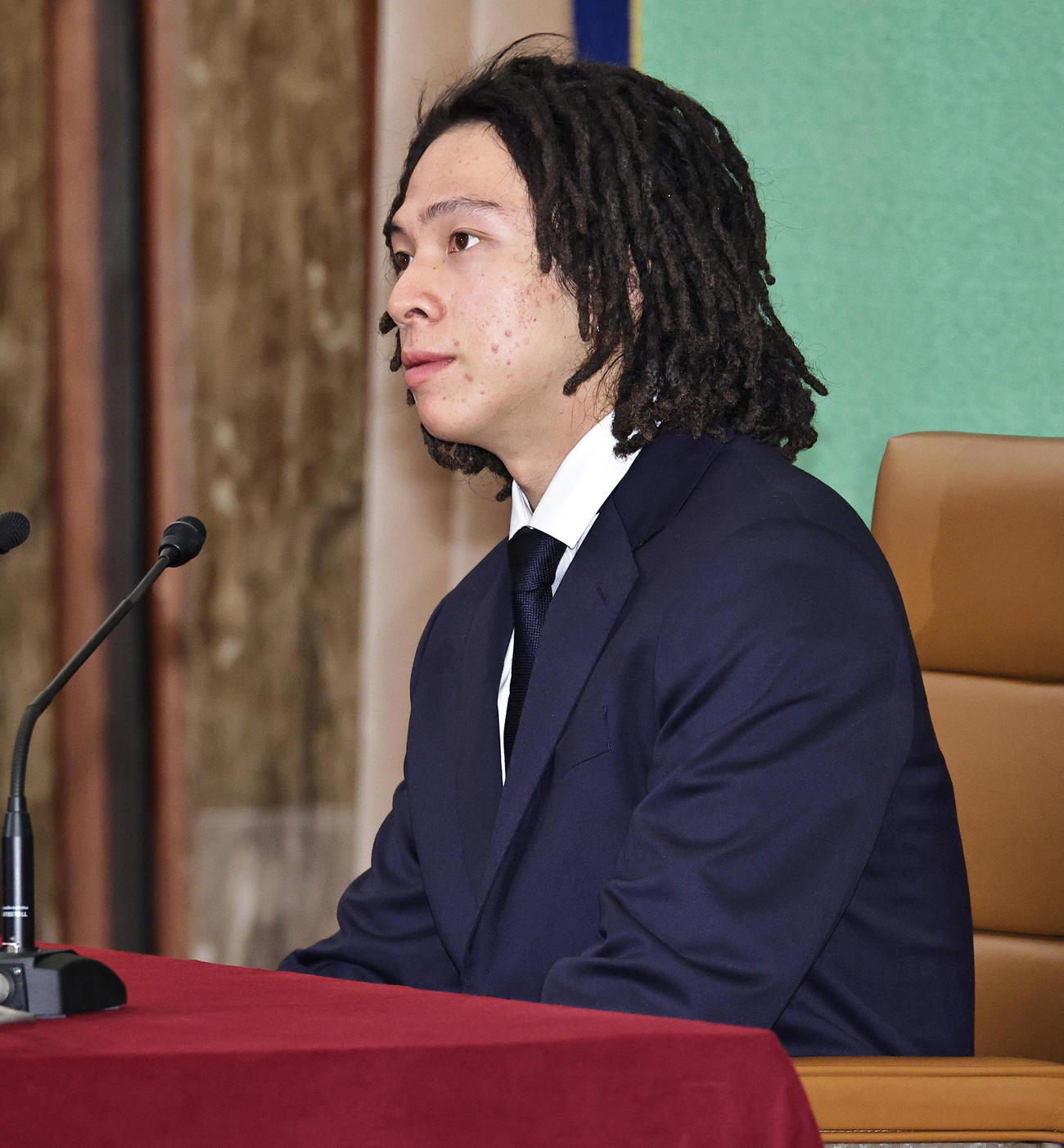 メダリスト会見を行う北京冬季五輪スノーボード男子HP金メダリスト平野歩夢（撮影・中島郁夫）