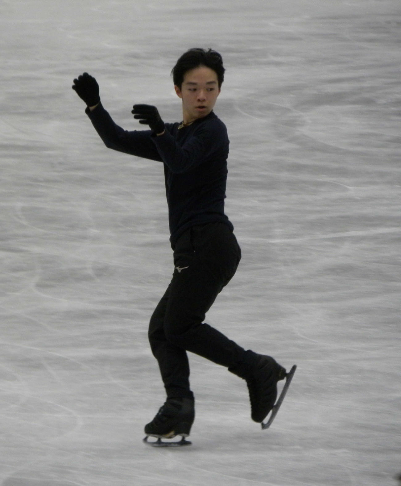 世界選手権男子の公式練習に臨んだ鍵山優真