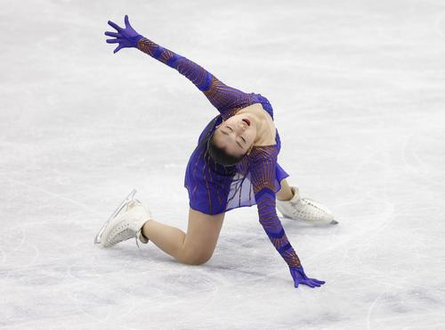 フィギュアスケート世界選手権女子フリー　演技する坂本花織（ロイター）