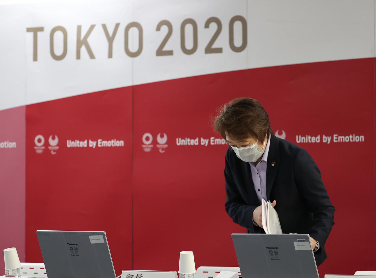 東京五輪・パラリンピック大会組織委員会の理事会に臨む橋本聖子会長（代表撮影）