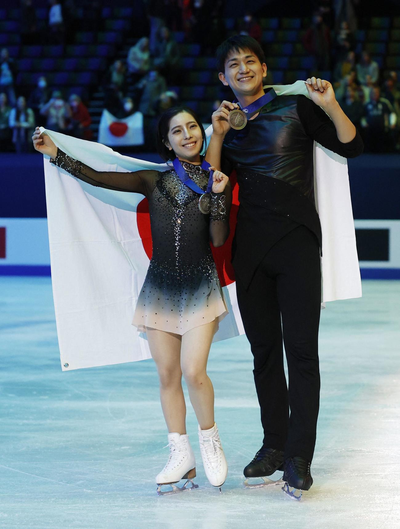 フィギュア世界選手権ペアフリー　銀メダルを獲得した三浦璃来＆木原龍一組（ロイター）