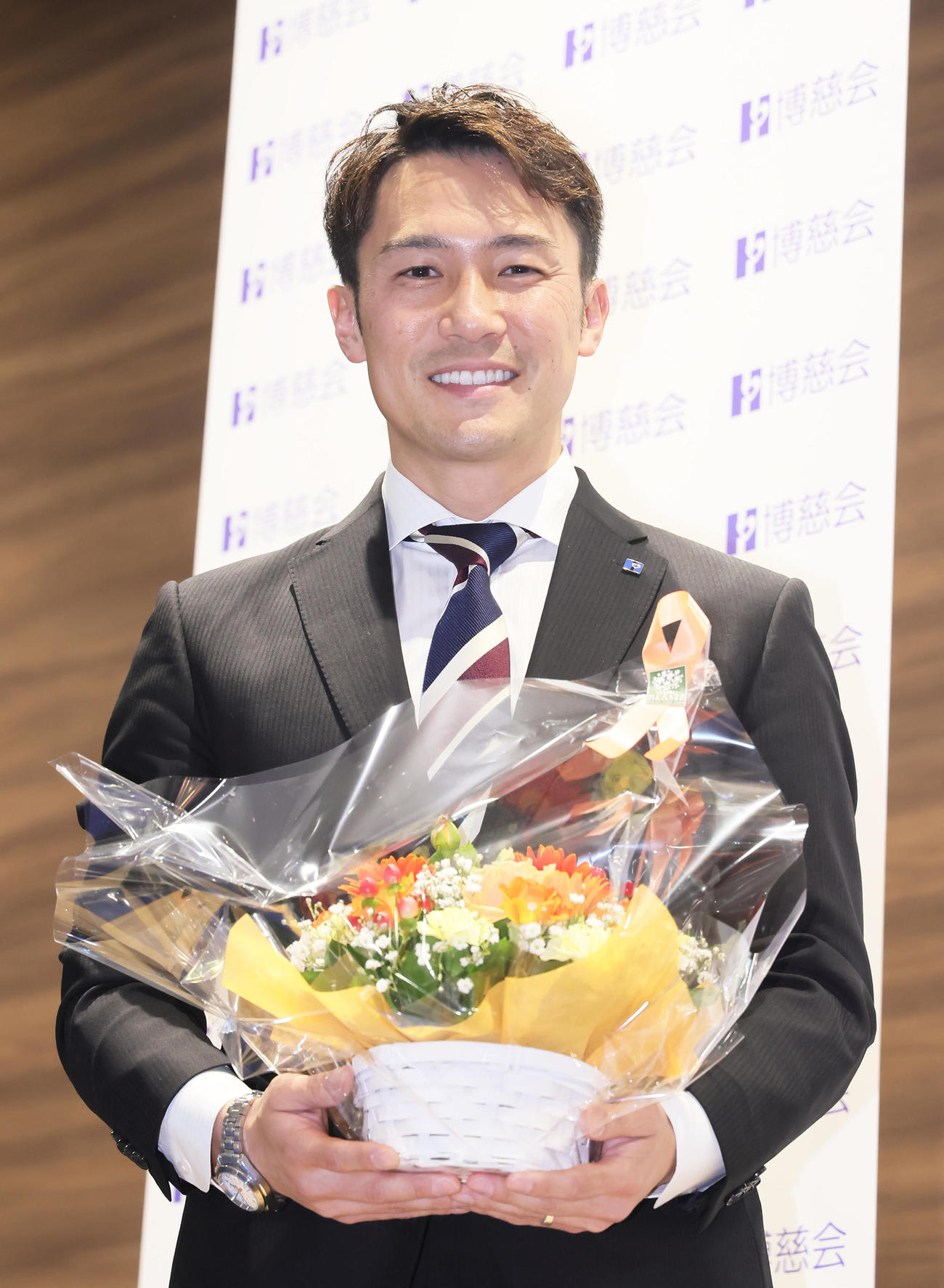 引退会見を終え、笑顔の加藤（撮影・足立雅史）