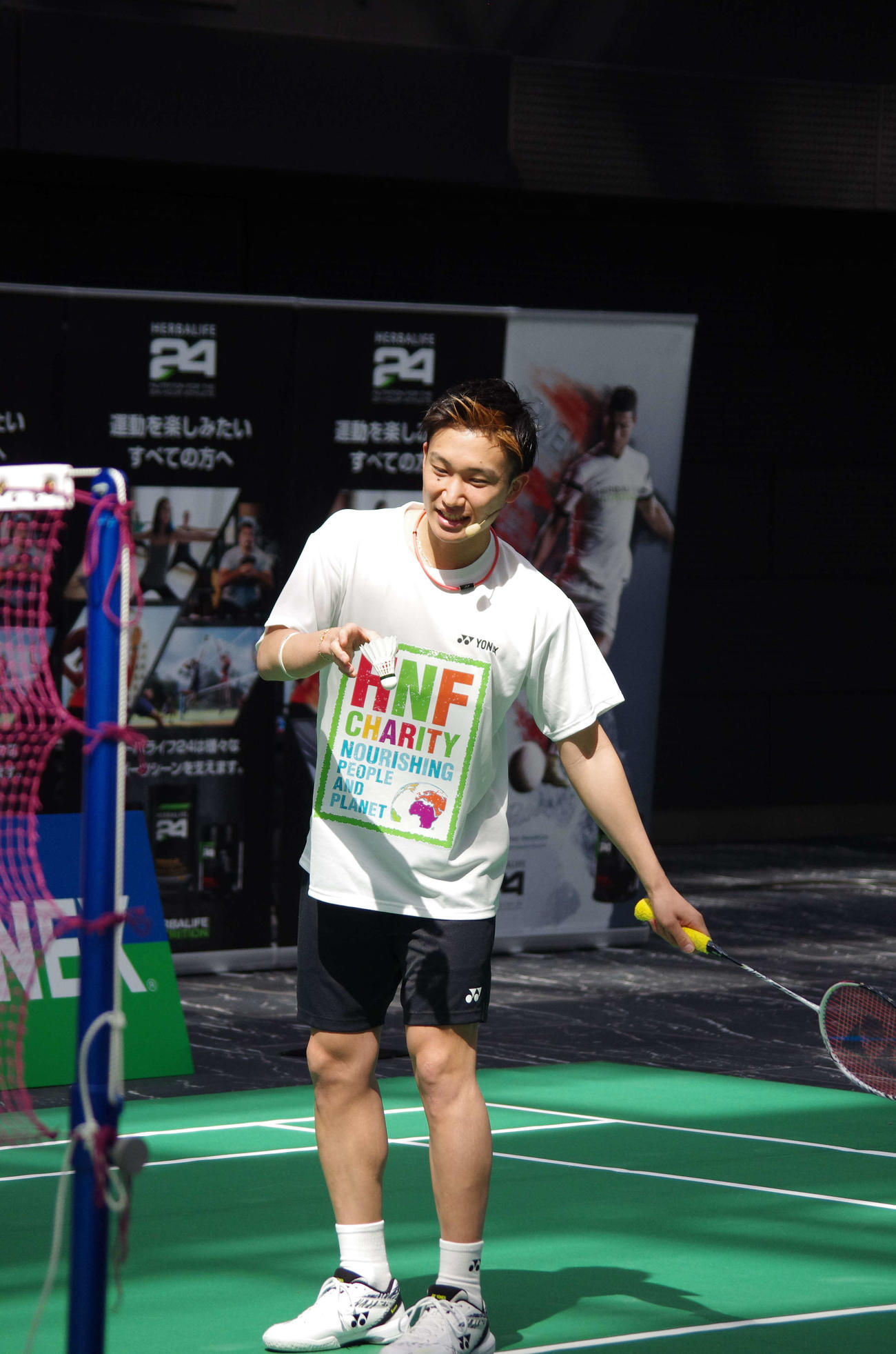 都内で行われたチャリティーイベントに参加したバドミントン男子の桃田（撮影・奥岡幹浩）