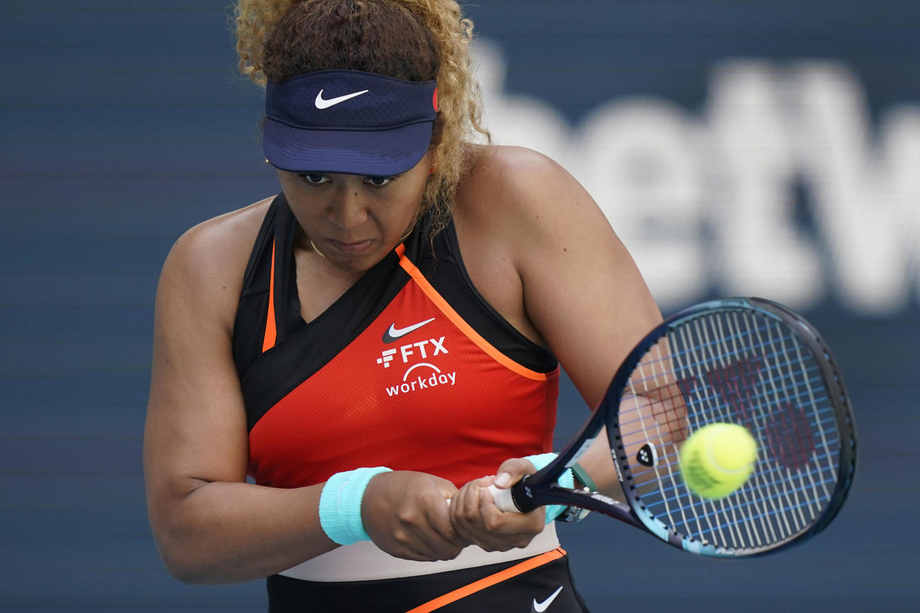 マイアミオープン女子シングルス決勝　シフィオンテクと対戦する大坂なおみ（AP）