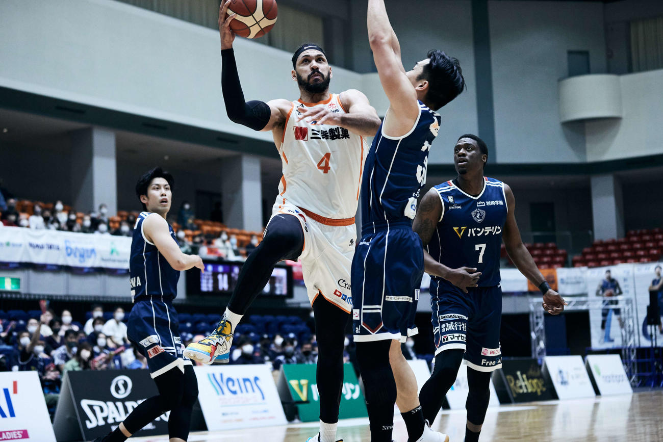 新潟のエアーズがシュートを放つ（C）B．LEAGUE