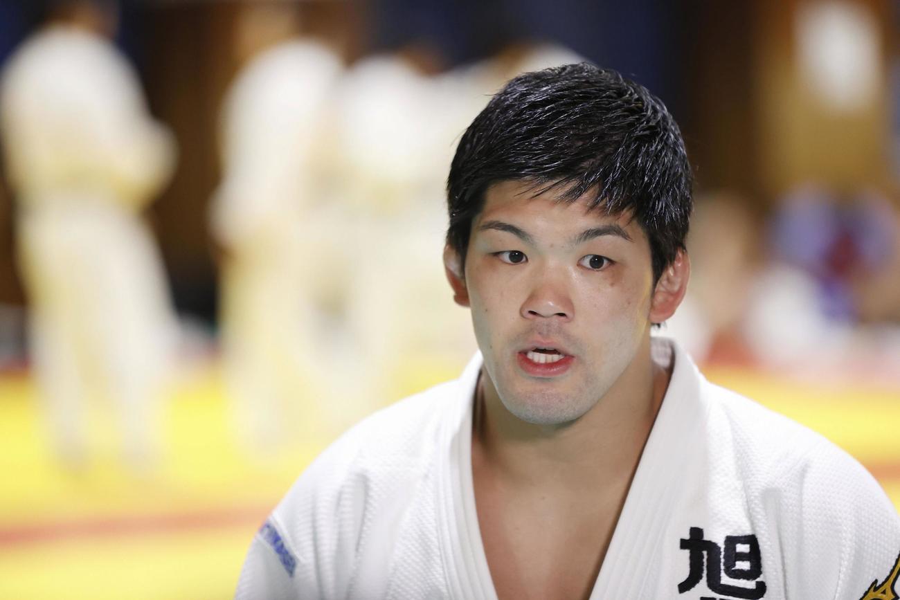練習を終え、取材に応じる東京五輪柔道男子73キロ級で2連覇を果たした大野将平（共同）