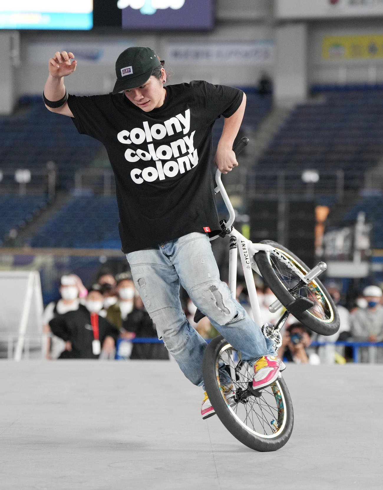 男子BMXフラットランドトーナメントの決勝で演技する早川（撮影・菅敏）