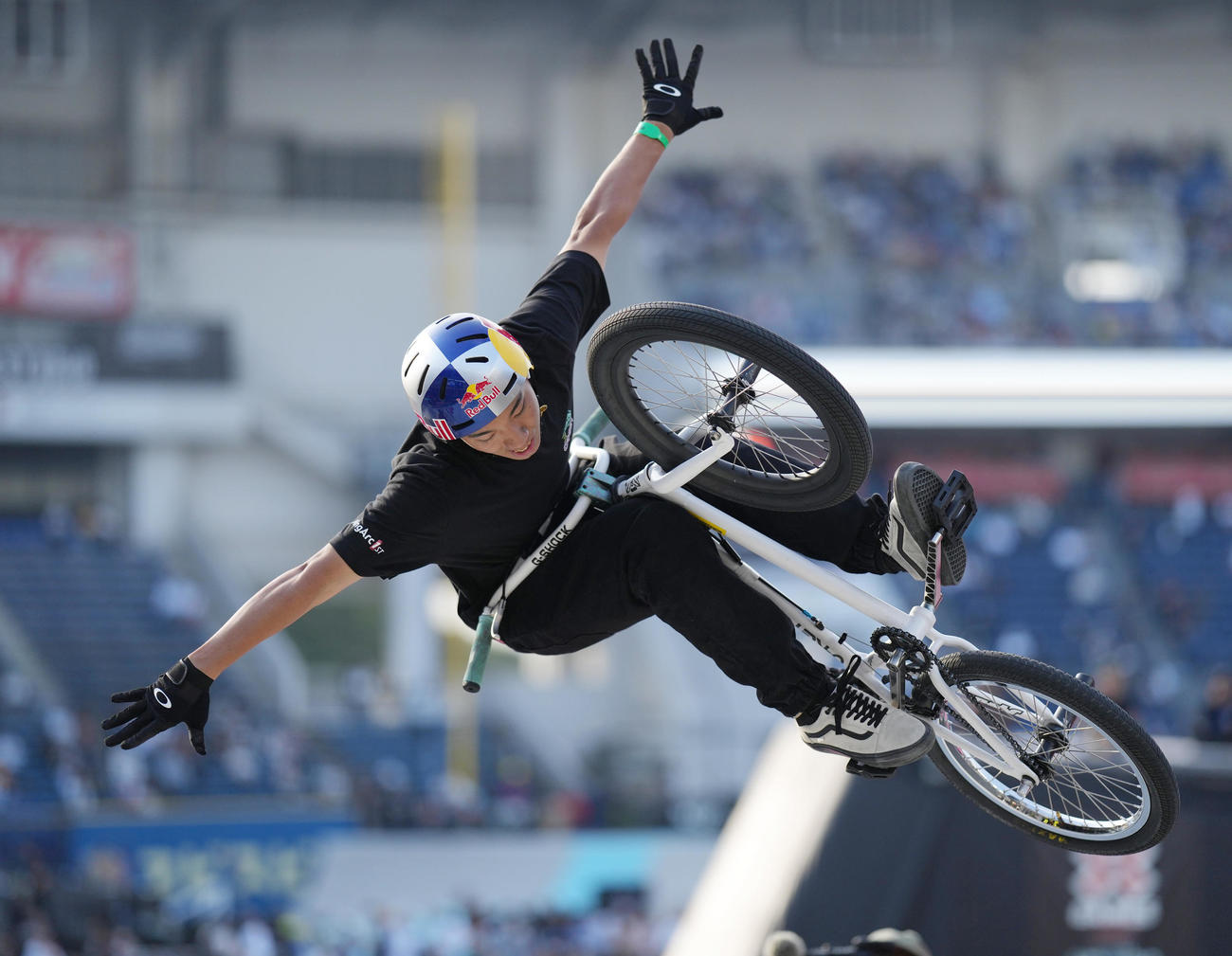 男子BMXパーク決勝で演技する中村（撮影・菅敏）