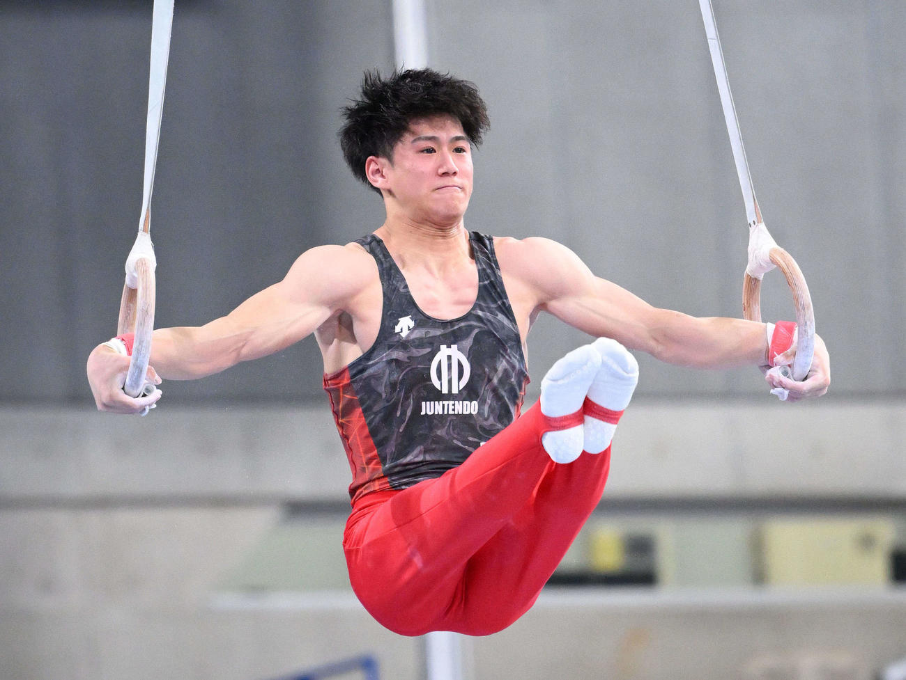 男子決勝でつり輪の演技をする橋本（撮影・滝沢徹郎）