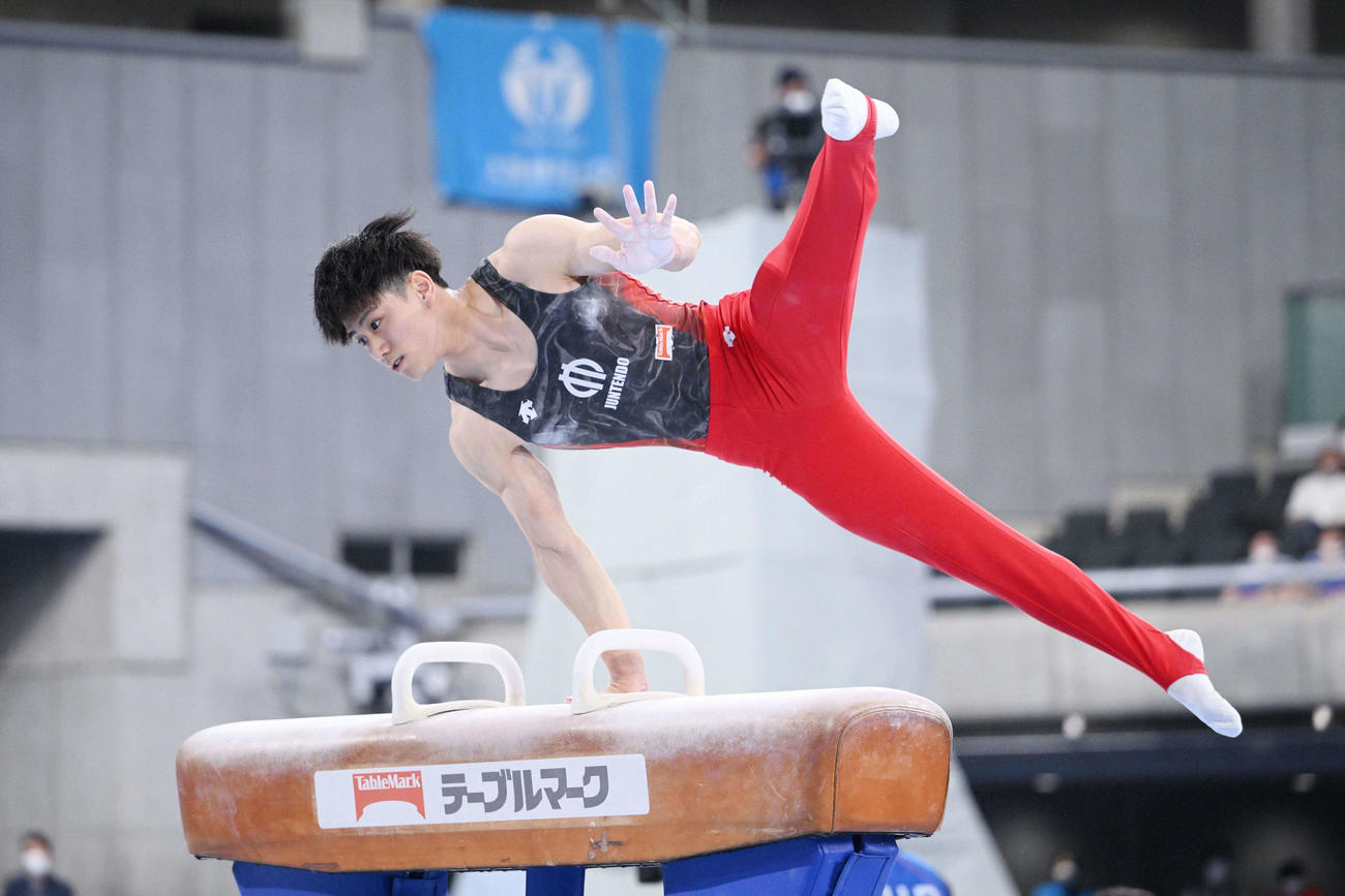 男子決勝であん馬の演技をする橋本（撮影・滝沢徹郎）