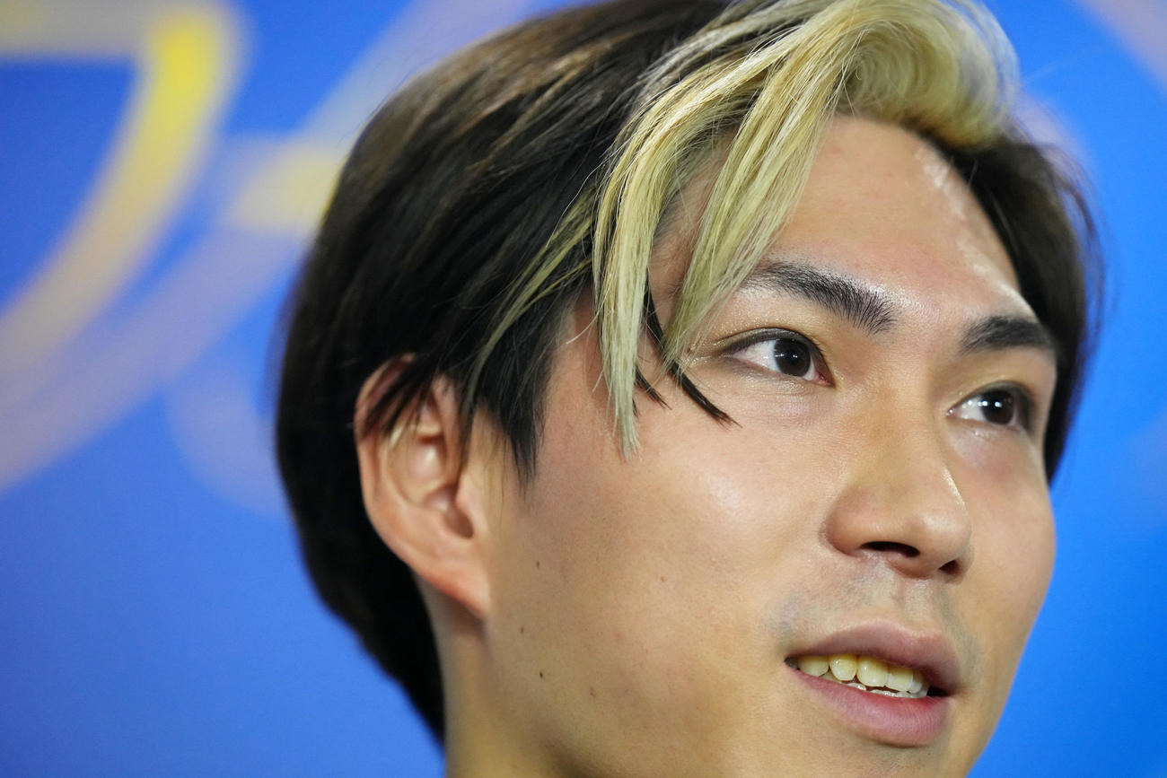 引退会見で競技人生での思い出を語る田中（撮影・横山健太）