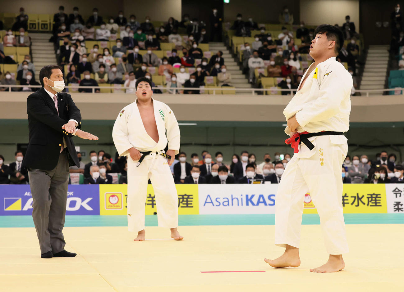 準決勝で影浦（中央）に敗れた小川（撮影・足立雅史）